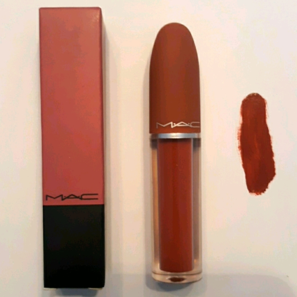 MAC Cosmo Matte Liquid Lipstick